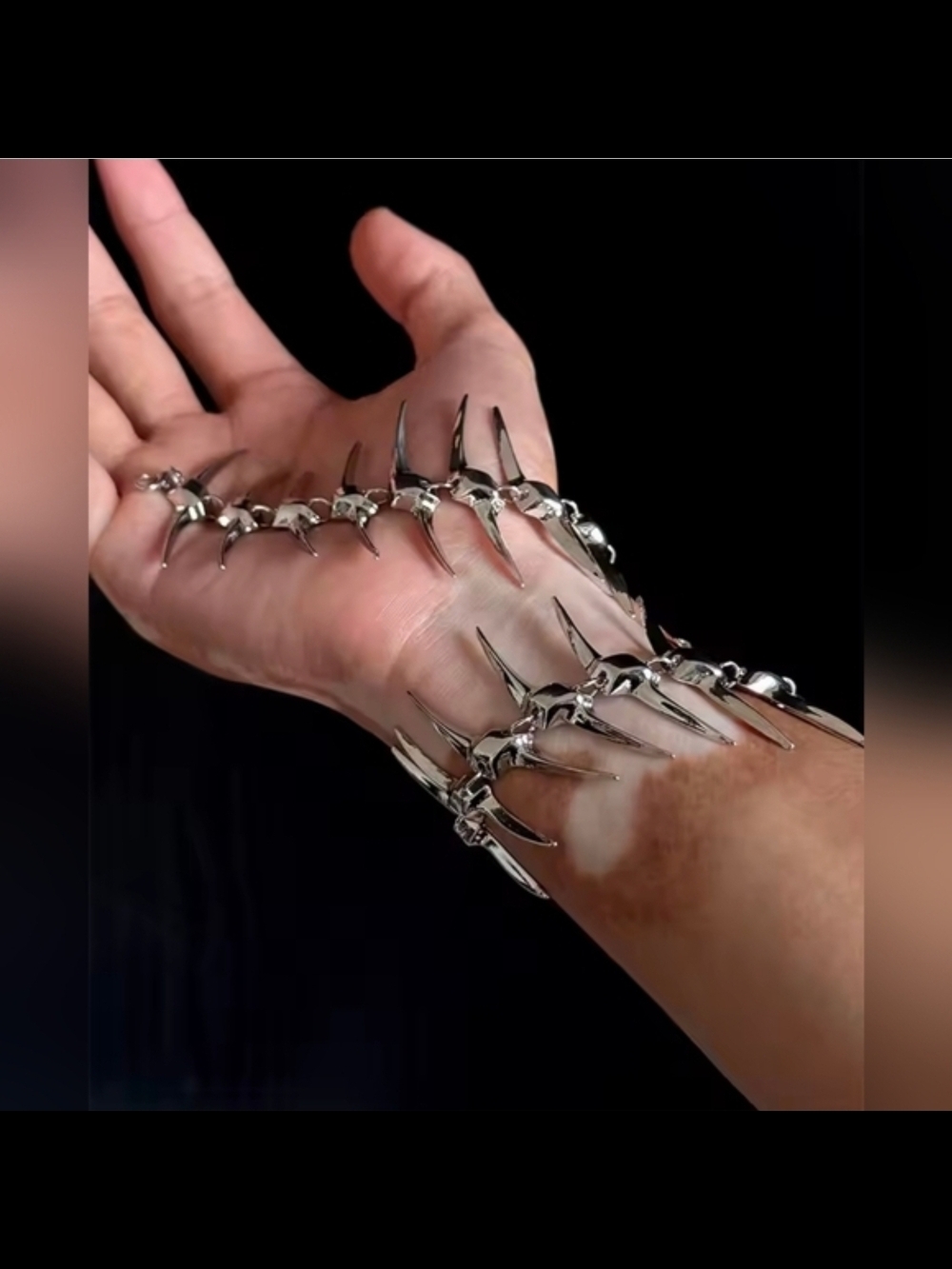 Silver Spine-Back Statement Necklace - Picture 9 of 11